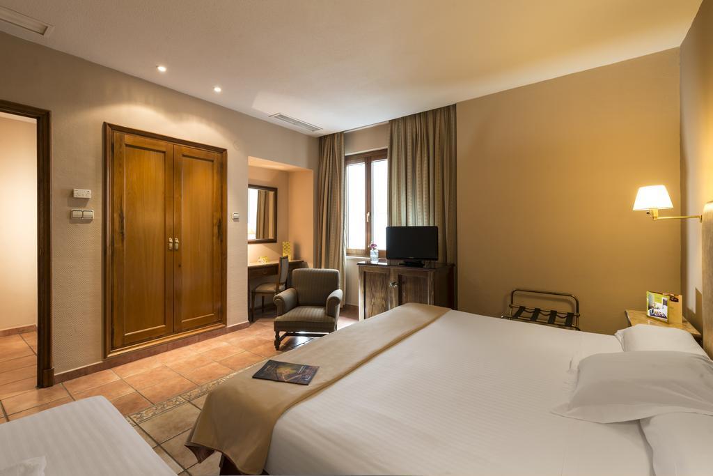 Hotel Exe Alfonso Viii 4*